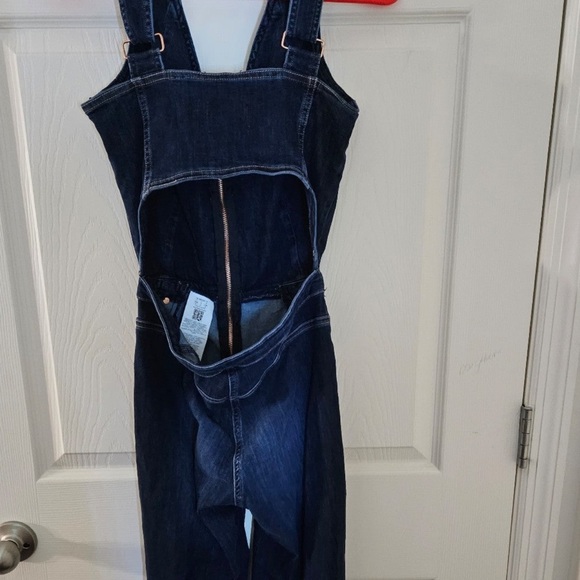 Guess Jean Jumpsuit - Picture 6 of 7